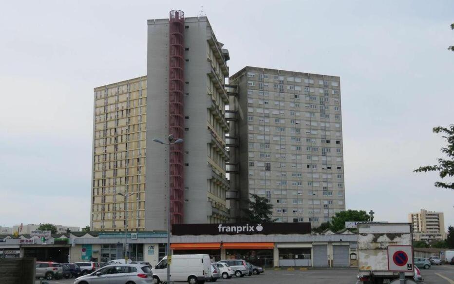 Charmant F2 De 30M2 Moin Cher A 25 Min De Paris Jusqu'A 5 Personnes Le Mée-sur-Seine Eksteriør billede